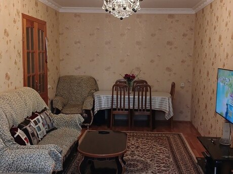 3 otaqlı köhnə tikili - 8-ci kilometr q. - 70 m²
