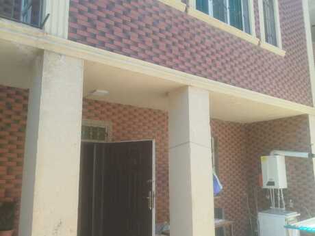 6 otaqlı həyət evi/bağ evi - Biləcəri q. - 157 m²