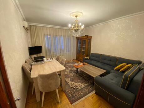 3 otaqlı köhnə tikili - Şah İsmayıl Xətai m. - 75 m²