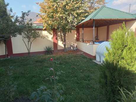 4 otaqlı həyət evi/bağ evi - Qəbələ - 160 m²