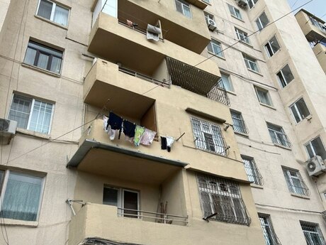 2 otaqlı köhnə tikili - Azadlıq Prospekti m. - 55 m²