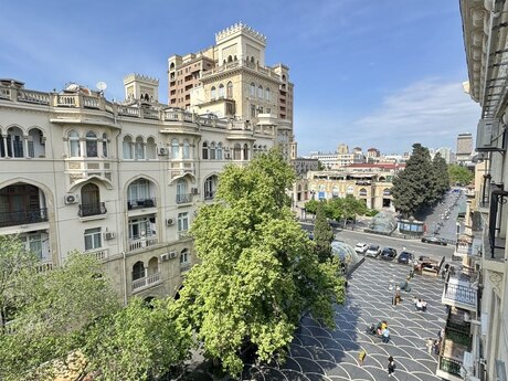 2-комн. вторичка - м. Сахил - 42 м²