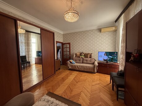 1 otaqlı köhnə tikili - Şah İsmayıl Xətai m. - 40 m²