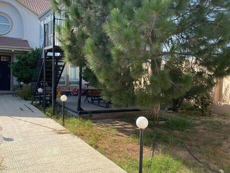 9 otaqlı həyət evi/bağ evi - Dübəndi q. - 200 m²