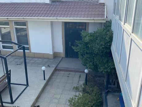 9 otaqlı həyət evi/bağ evi - Dübəndi q. - 200 m²