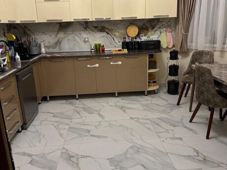 6 otaqlı həyət evi/bağ evi - Qala q. - 240 m²