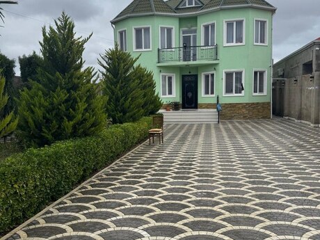6 otaqlı həyət evi/bağ evi - Qala q. - 240 m²