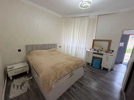 2 otaqlı həyət evi/bağ evi - Avtovağzal m. - 75 m²