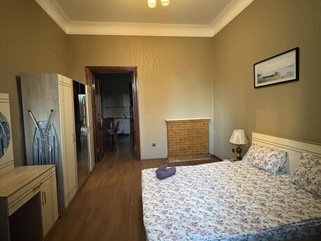 3 otaqlı köhnə tikili - 28 May m. - 80 m²