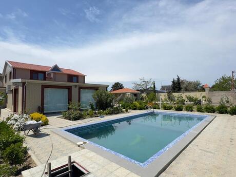 5 otaqlı həyət evi/bağ evi - Mərdəkan q. - 200 m²
