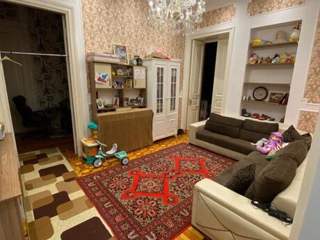 5 otaqlı köhnə tikili - İçəri Şəhər m. - 200 m²