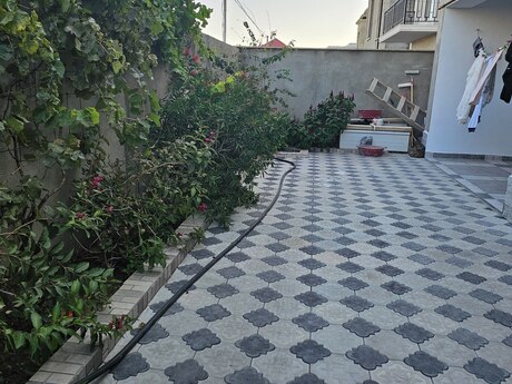 6 otaqlı həyət evi/bağ evi - Mehdiabad q. - 264 m²