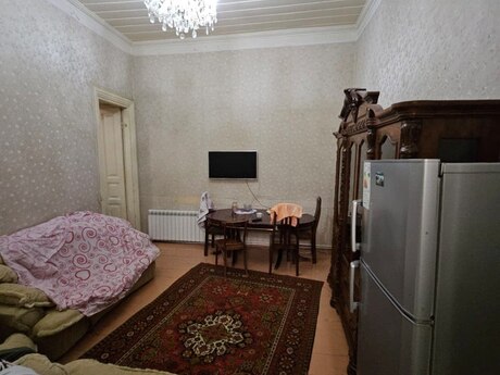 2 otaqlı köhnə tikili - Nizami m. - 50 m²