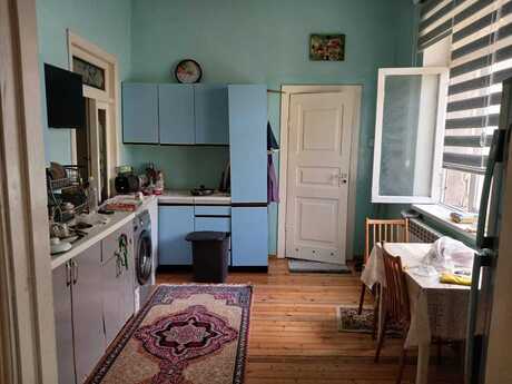 5 otaqlı həyət evi/bağ evi - Nəsimi m. - 300 m²