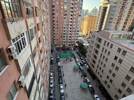 4 otaqlı yeni tikili - 8 Noyabr m. - 178 m²