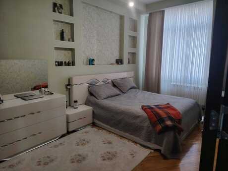 Elan №6120095 - Bakı, İnşaatçılar m., 3 otaqlı, 120 m², 2/6 mərtəbə