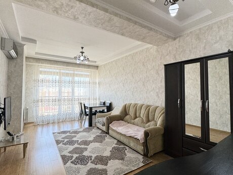 2-комн. новостройка - м. 20 января - 80 м²