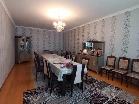 7 otaqlı həyət evi/bağ evi - Qəbələ - 240 m²