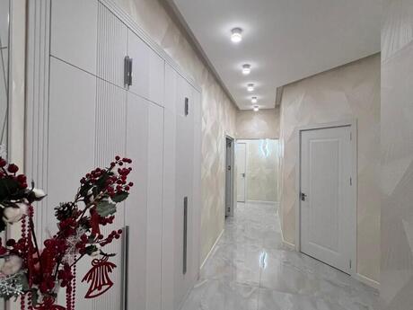 3 otaqlı yeni tikili - Bakıxanov q. - 107 m²