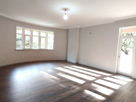 4 otaqlı yeni tikili - Nəsimi r. - 178 m²