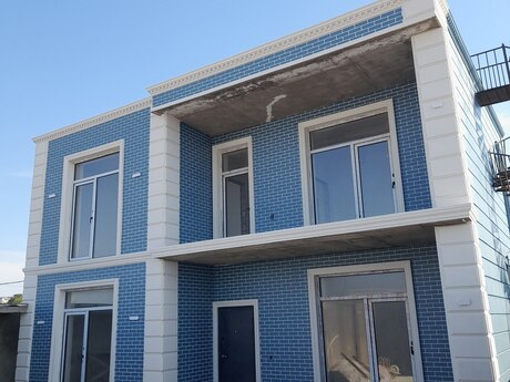 4 otaqlı həyət evi/bağ evi - Novxanı q. - 176 m²