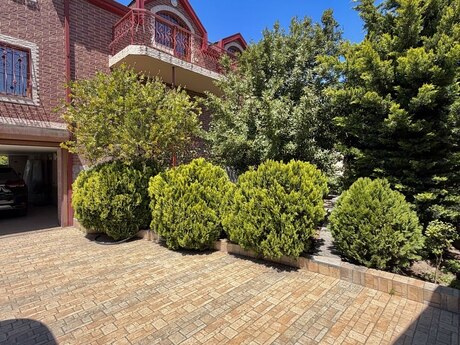 6 otaqlı həyət evi/bağ evi - Buzovna q. - 250 m²