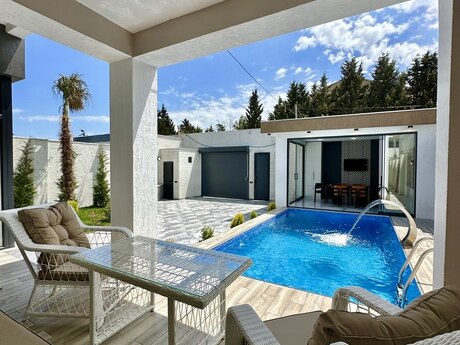 4 otaqlı həyət evi/bağ evi - Mərdəkan q. - 150 m²