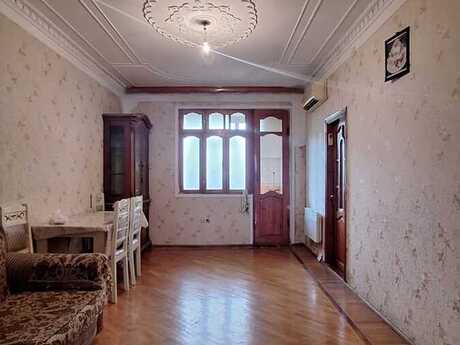 3 otaqlı köhnə tikili - Memar Əcəmi m. - 50 m²