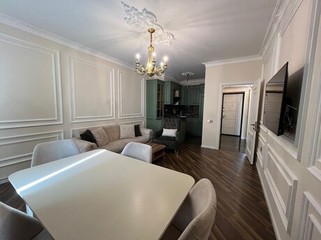 2-комн. новостройка - м. 8 ноября - 70 м²