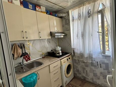 3 otaqlı köhnə tikili - Xalqlar Dostluğu m. - 55 m²