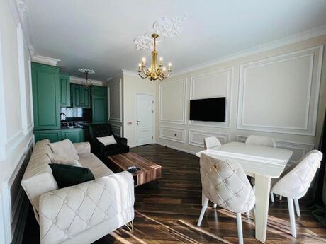 2-комн. новостройка - м. 8 ноября - 70 м²