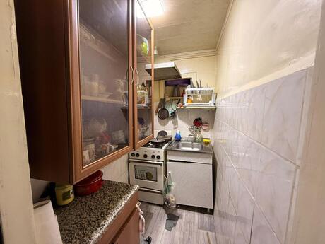 1 otaqlı köhnə tikili - Elmlər Akademiyası m. - 33 m²