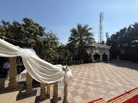 10 otaqlı həyət evi/bağ evi - Bülbülə q. - 408 m²