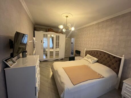 4 otaqlı köhnə tikili - İnşaatçılar m. - 88 m²