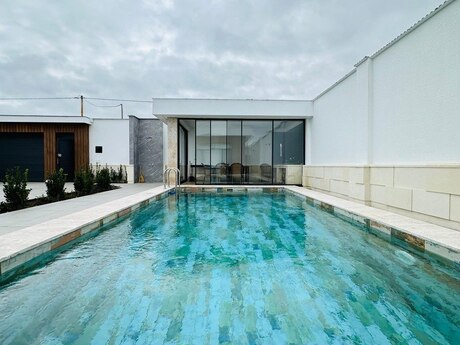 4 otaqlı həyət evi/bağ evi - Mərdəkan q. - 200 m²