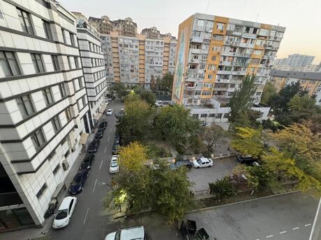2 otaqlı köhnə tikili - Nəriman Nərimanov m. - 60 m²