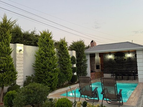 4 otaqlı həyət evi/bağ evi - Mərdəkan q. - 200 m²