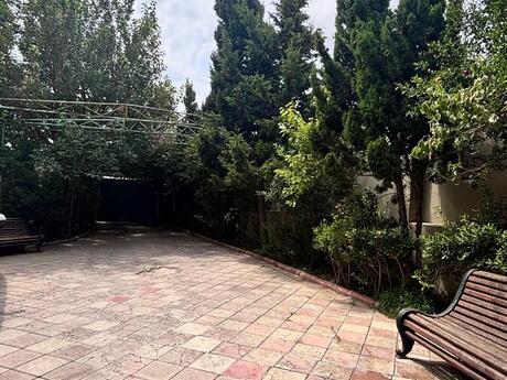5 otaqlı həyət evi/bağ evi - Badamdar q. - 500 m²