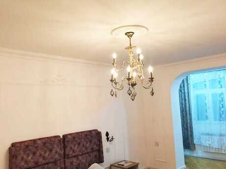 3 otaqlı köhnə tikili - Elmlər Akademiyası m. - 90 m²