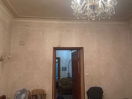 3 otaqlı köhnə tikili - 28 May m. - 65 m²