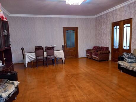 5 otaqlı həyət evi/bağ evi - Nəsimi m. - 380 m²