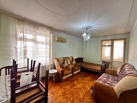 2-комн. вторичка - м. Элмляр Академиясы - 51.7 м²