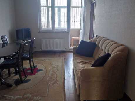 2 otaqlı köhnə tikili - Memar Əcəmi m. - 47 m²