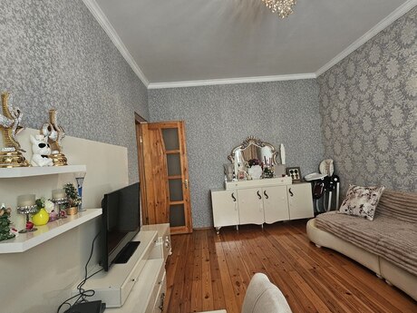 4 otaqlı həyət evi/bağ evi - Biləcəri q. - 100 m²