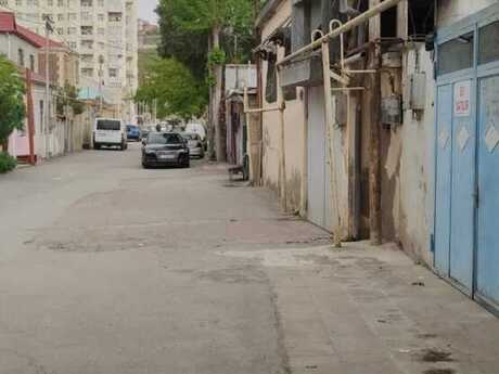 9 otaqlı həyət evi/bağ evi - Bakıxanov q. - 180 m²