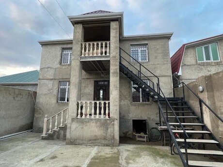 4 otaqlı həyət evi/bağ evi - Savalan q. - 172 m²