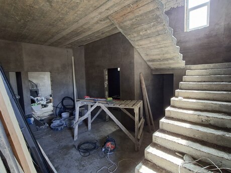 7 otaqlı həyət evi/bağ evi - Azadlıq Prospekti m. - 300 m²