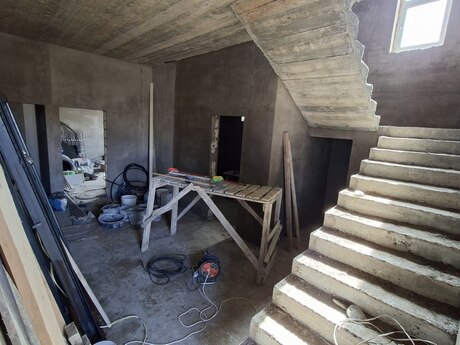7 otaqlı həyət evi/bağ evi - Azadlıq Prospekti m. - 300 m²