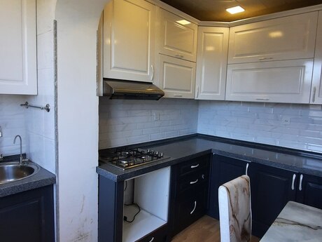2 otaqlı köhnə tikili - 8-ci mikrorayon q. - 65 m²