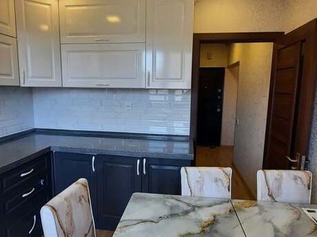 2 otaqlı köhnə tikili - 8-ci mikrorayon q. - 65 m²